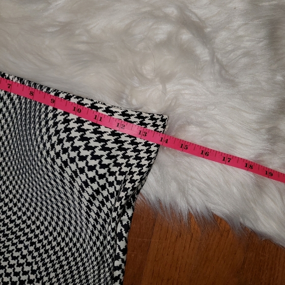 Urban Outfitters Optical Illusion Houndstooth Skirt With Slit - Picture 9 of 11